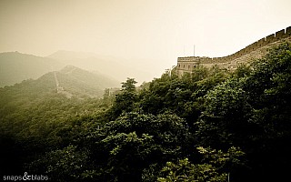 Climbing the Great Wall for the best foggy experience ever